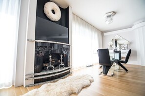 Signature Condo, 2 Bedrooms, Kitchen, River View (Condo 9) | Living area | Flat-screen TV - Water Street Retreats (Wilmington)