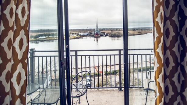 Leilighet – signature, 1 soverom, kjøkken, elveutsikt (Condo 14) | Terrasse/patio