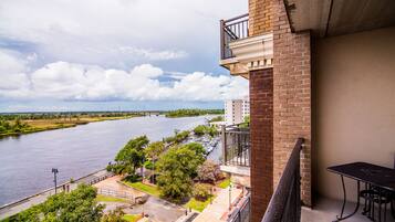 Signature Condo, 2 Bedrooms, Kitchen, River View (Condo 9) | Terrace/patio