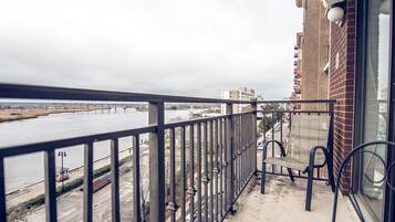 Signature Condo, 1 Bedroom, Kitchen, River View (Condo 14) | Terrace/patio