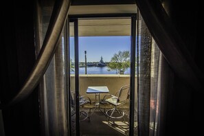 Signature Condo, 1 Bedroom, Kitchen, River View (Condo 3) | Balcony view - Water Street Retreats (Wilmington)