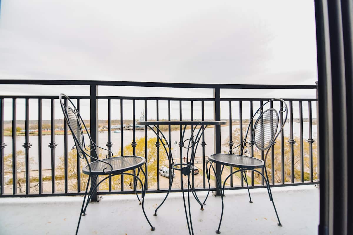 Appart'hôtel Standard, 1 chambre, cuisine, vue fleuve (Condo 8) | Terrasse/Patio