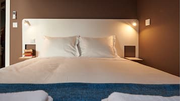 Apartment, 2 Bedrooms | 1 bedroom, desk, cots/infant beds, rollaway beds