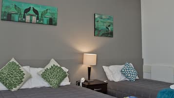 Chambre Triple Standard | Fer et planche à repasser, lits bébé (gratuits), Wi-Fi gratuit