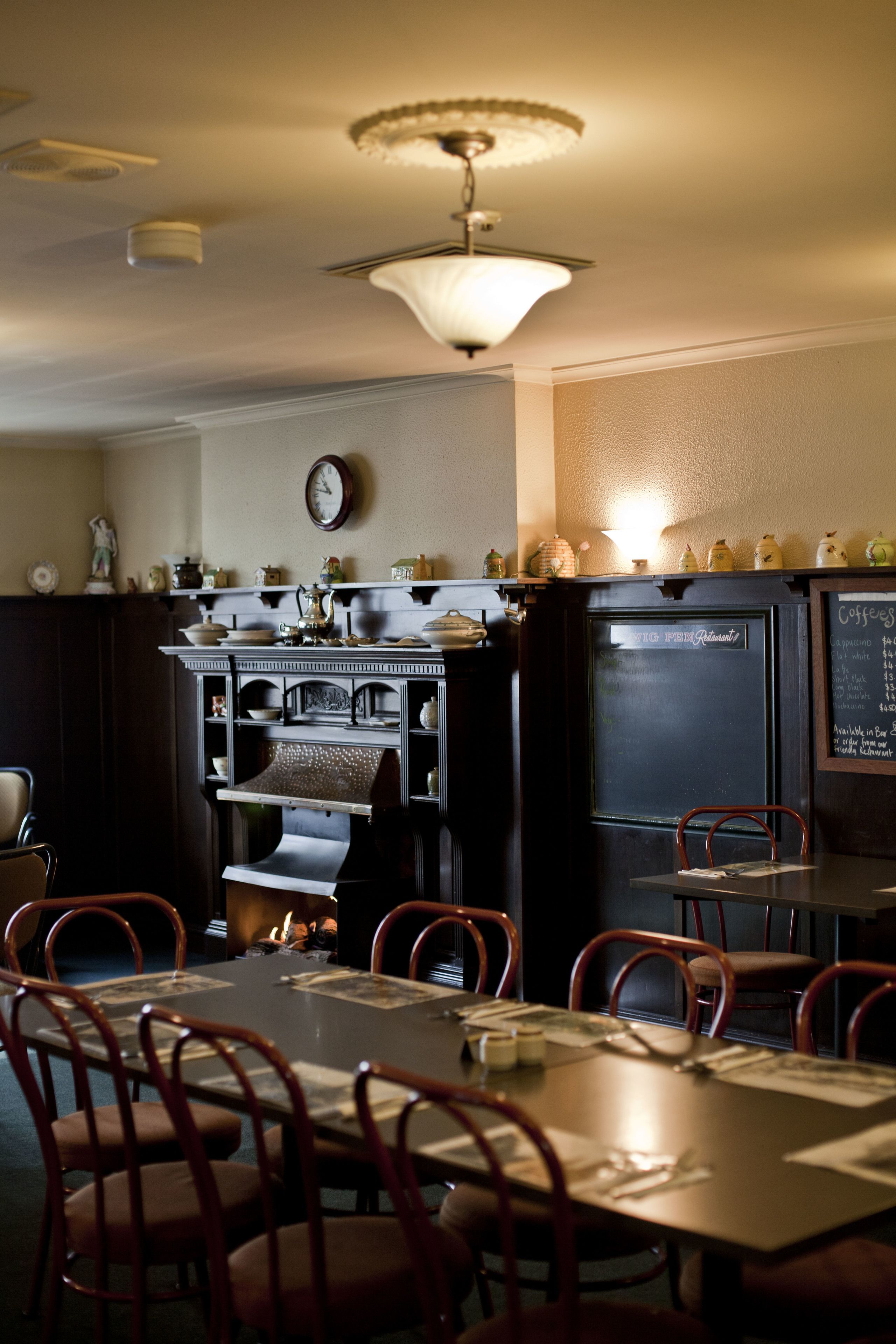 Se sirven desayunos, almuerzos y cenas; cocina local