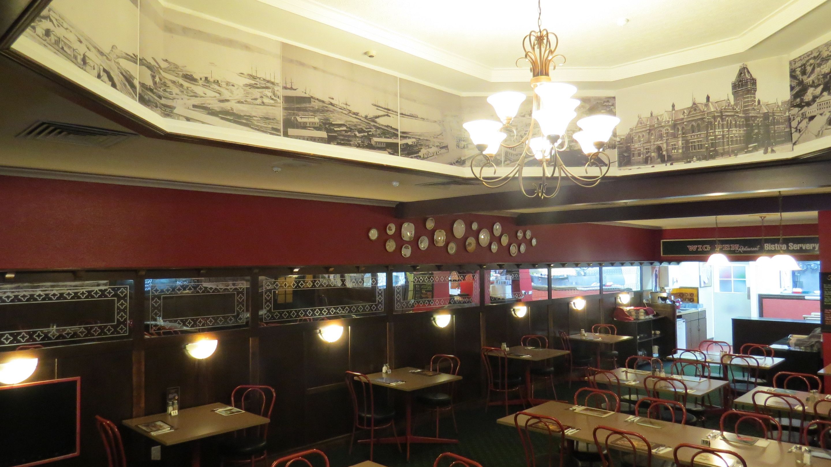 Aamiainen, lounas ja illallinen; paikallinen keittiö 