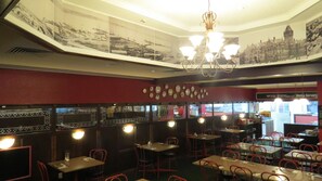 Frühstück, Mittagessen, Abendessen, lokale Küche 