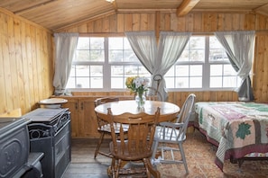 Cottage | Individually decorated, individually furnished, free WiFi, bed sheets - Colorado Cottages (Estes Park)