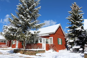 Signature Cottage, 1 Double Bed with Sofa bed | Terrace/patio - Colorado Cottages (Estes Park)