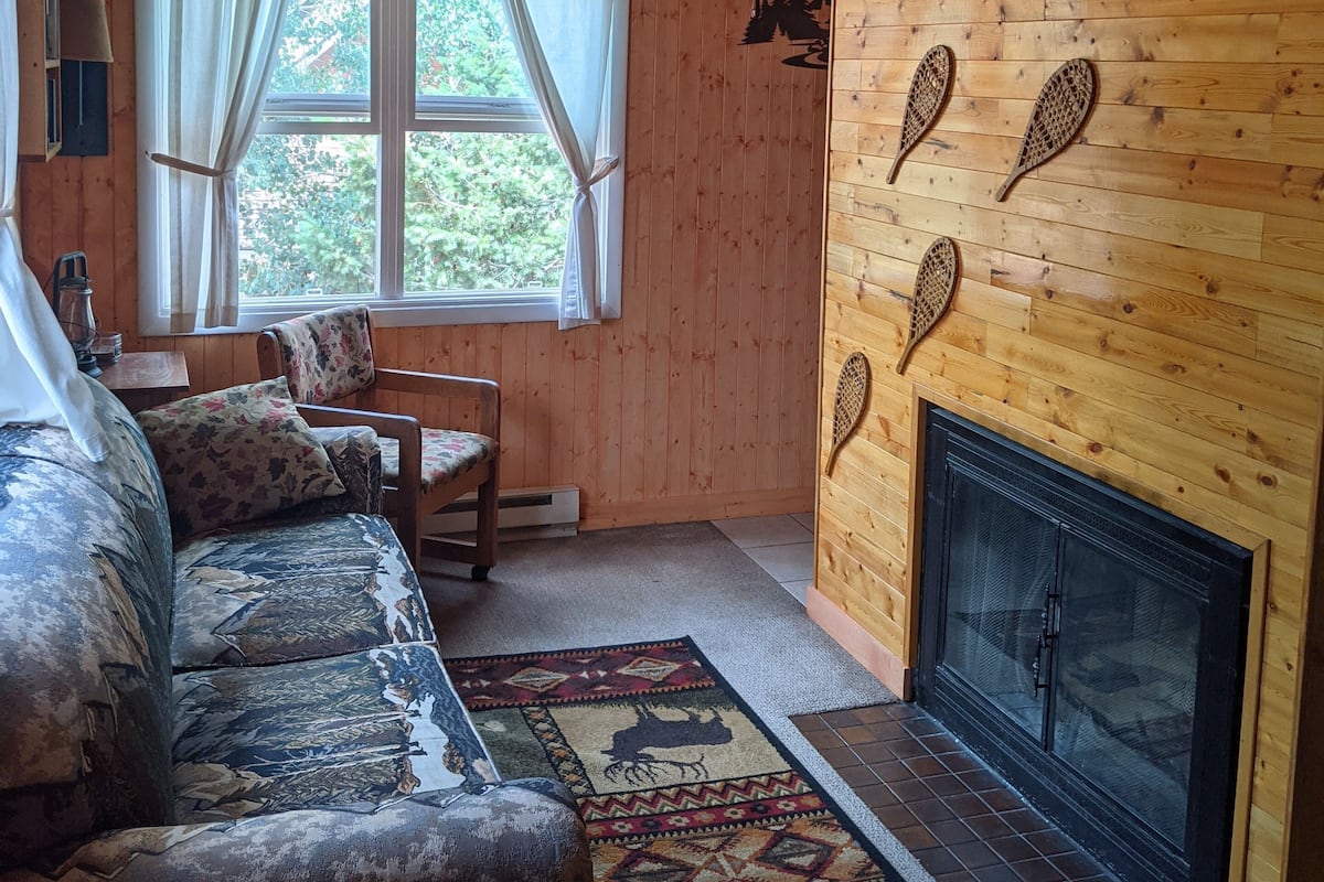 Alloggio su due livelli, 2 letti queen, balcone, vista montagna | 1 camera, con stile personalizzato, con arredamento individuale