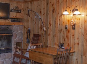 Basic Cottage, 1 Queen Bed