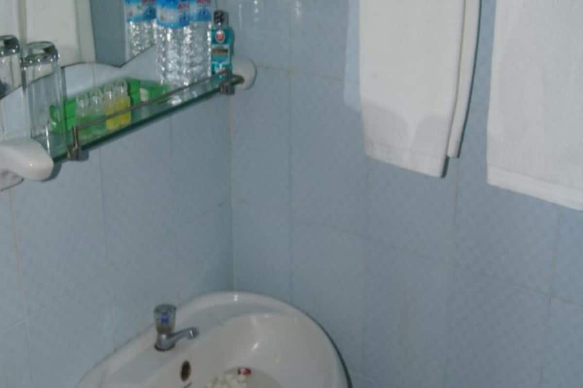 Suite | Bathroom sink