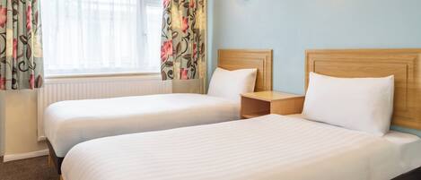 Classic Twin Room | Blackout drapes, bed sheets