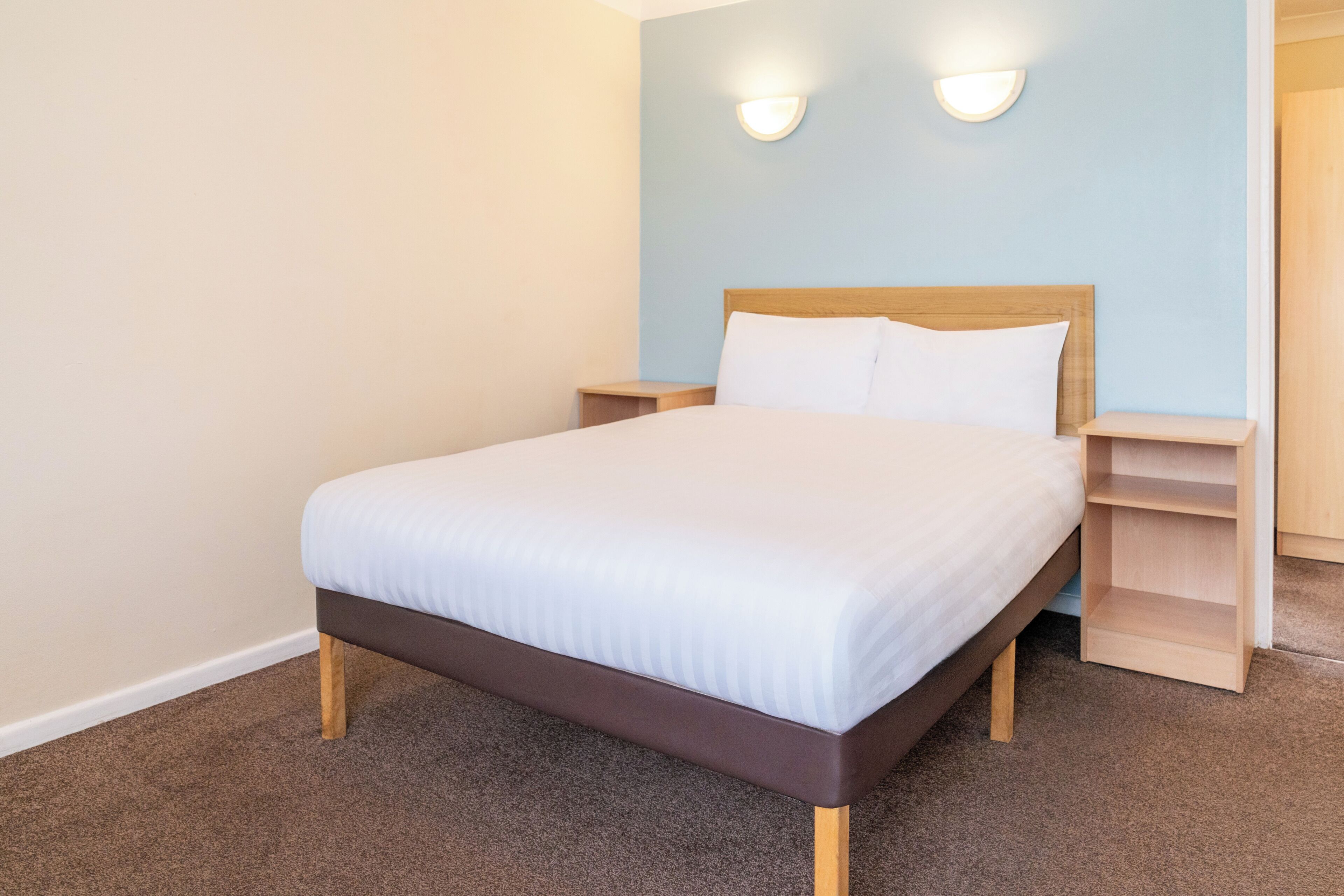 Classic Double Room | Blackout drapes, bed sheets