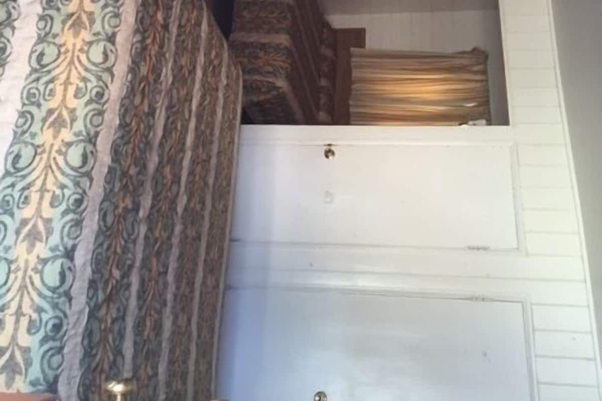 Room, 2 Double Beds | WiFi (free), bed sheets