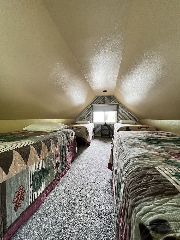 Chinook Wind Cabins by null