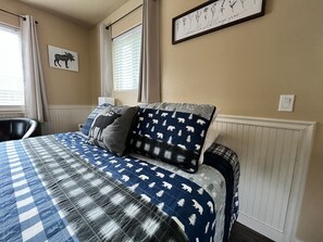 Cabaña familiar, 1 habitación, cocina básica | Ropa de cama de alta calidad y decoración individual