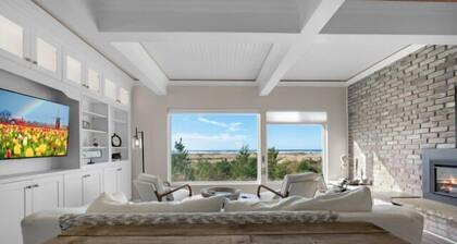 The Tides by the Sea