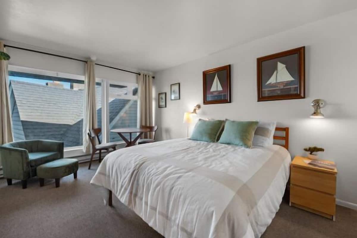 Economy Studio 135 | Free WiFi, bed sheets