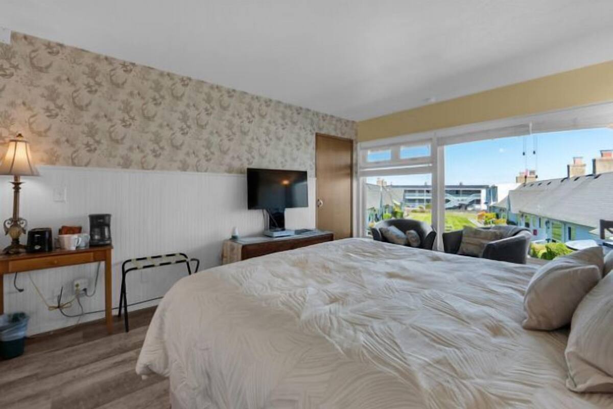 Economy Studio 137 | Free WiFi, bed sheets