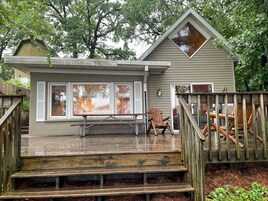 Individually furnished, iron/ironing board, free WiFi, bed sheets