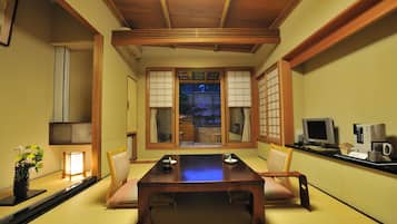 ์คํ ๋ค๋๋ฃธ, ์ด๊ทธ์ ํํฐ๋ธ์ธต (Japanese Style, with Open air bath) | ๋ฏธ๋๋ฐ, ๊ฐ์ค ๋ด ๊ธ๊ณ , ๊ฐ๊ฐ ๋ค๋ฅธ ์คํ์ผ์ ์ธํ
๋ฆฌ์ด, ๊ฐ๊ฐ ๋ค๋ฅด๊ฒ ๊ฐ๊ตฌ ๋น์น