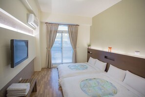 Standard Japanese-style Quadruple Room | Down duvets, desk, blackout curtains, soundproofing - Taitung Freehome B&B (Taitung)