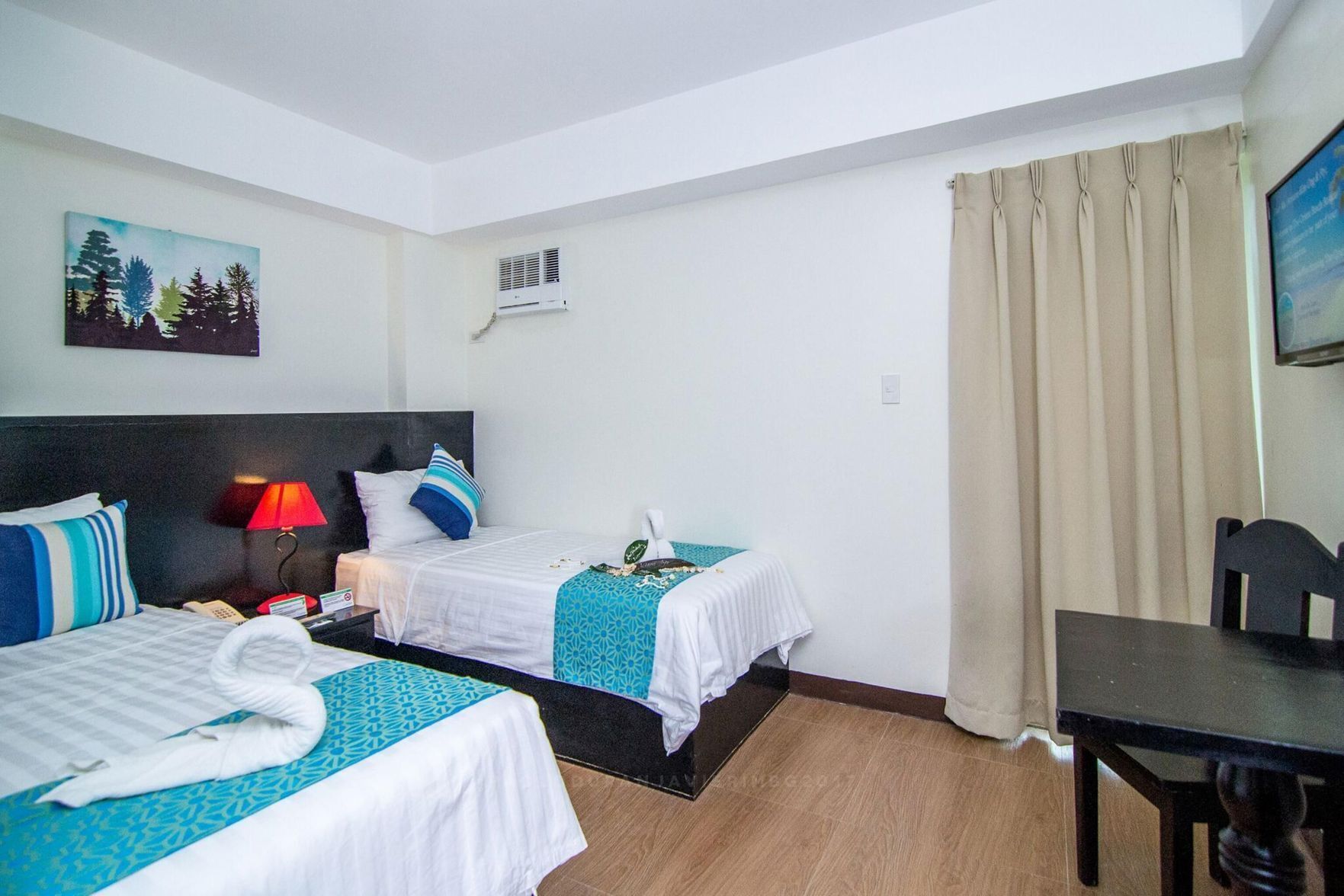 Egyptian cotton sheets, premium bedding, down comforters, pillowtop beds