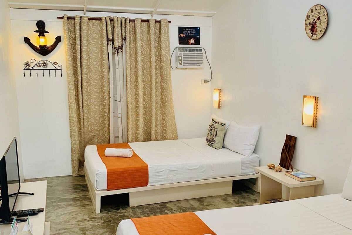 Egyptian cotton sheets, premium bedding, down comforters, pillowtop beds