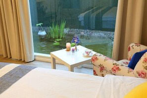 Kahden hengen huone (103) | Työpöytä, ilmainen Wi-Fi, vuodevaatteet