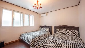 Free WiFi, bed sheets - Nanu Guesthouse Black (Seoul)