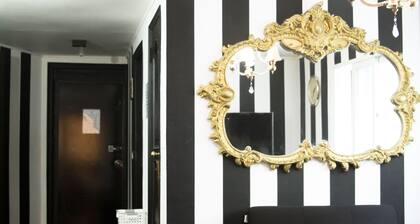 Nanu Guesthouse Black