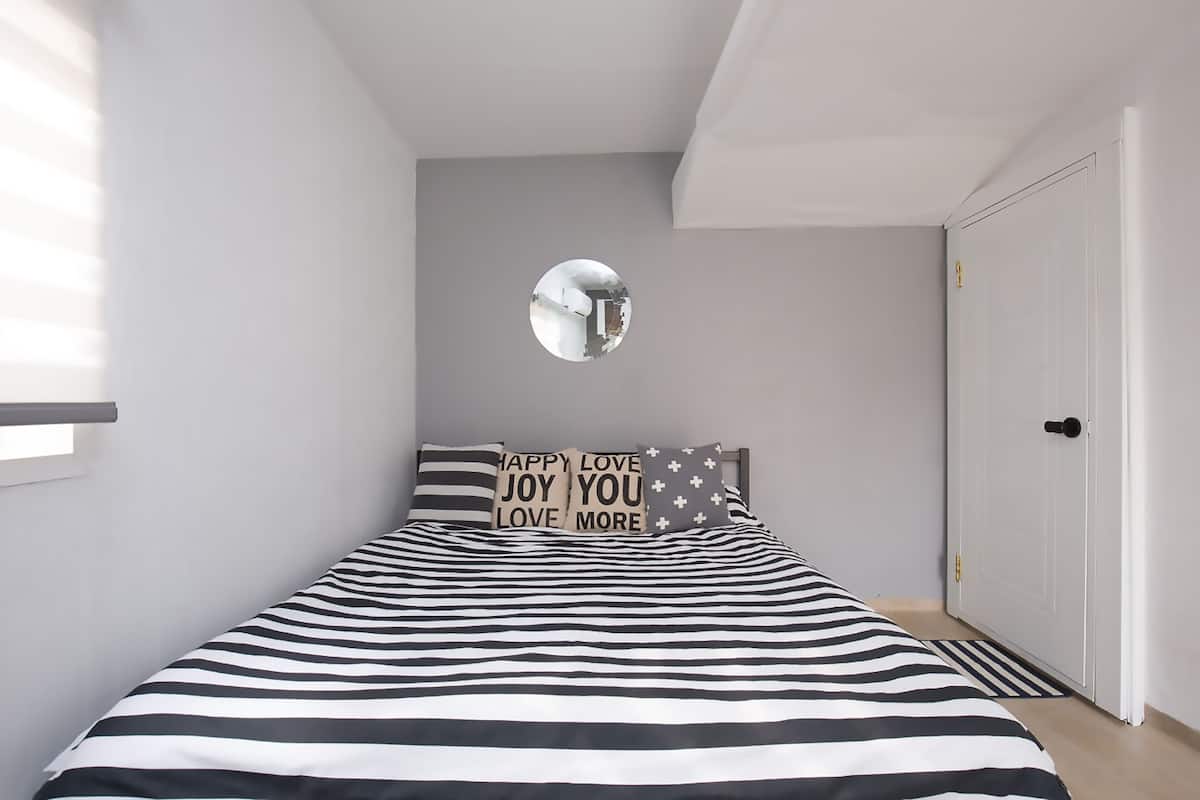 Monolocale familiare, 2 camere da letto, bagno privato | Wi-Fi gratuito, lenzuola