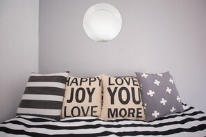 Family Studio, 2 Bedrooms, Private Bathroom | Free WiFi, bed sheets - Nanu Guesthouse Black (Seoul)