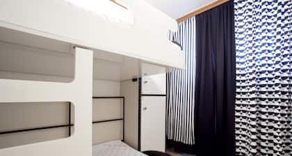 Nanu Guesthouse Black