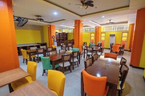 Free daily cooked-to-order breakfast - One Averee Bay Hotel (Coron)