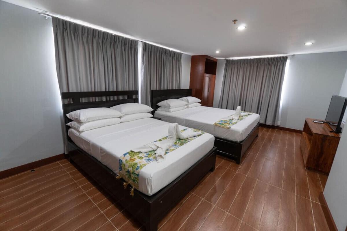 King Suite Room | Coffres-forts dans les chambres, bureau