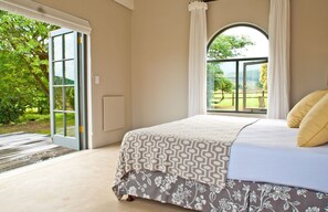 Luxury Villa, 5 Bedrooms, Mountain View, Mountainside