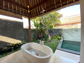 Villa, 1 Bedroom, Private Pool | Deep-soaking bathtub - Rumah Dadong (Ubud)