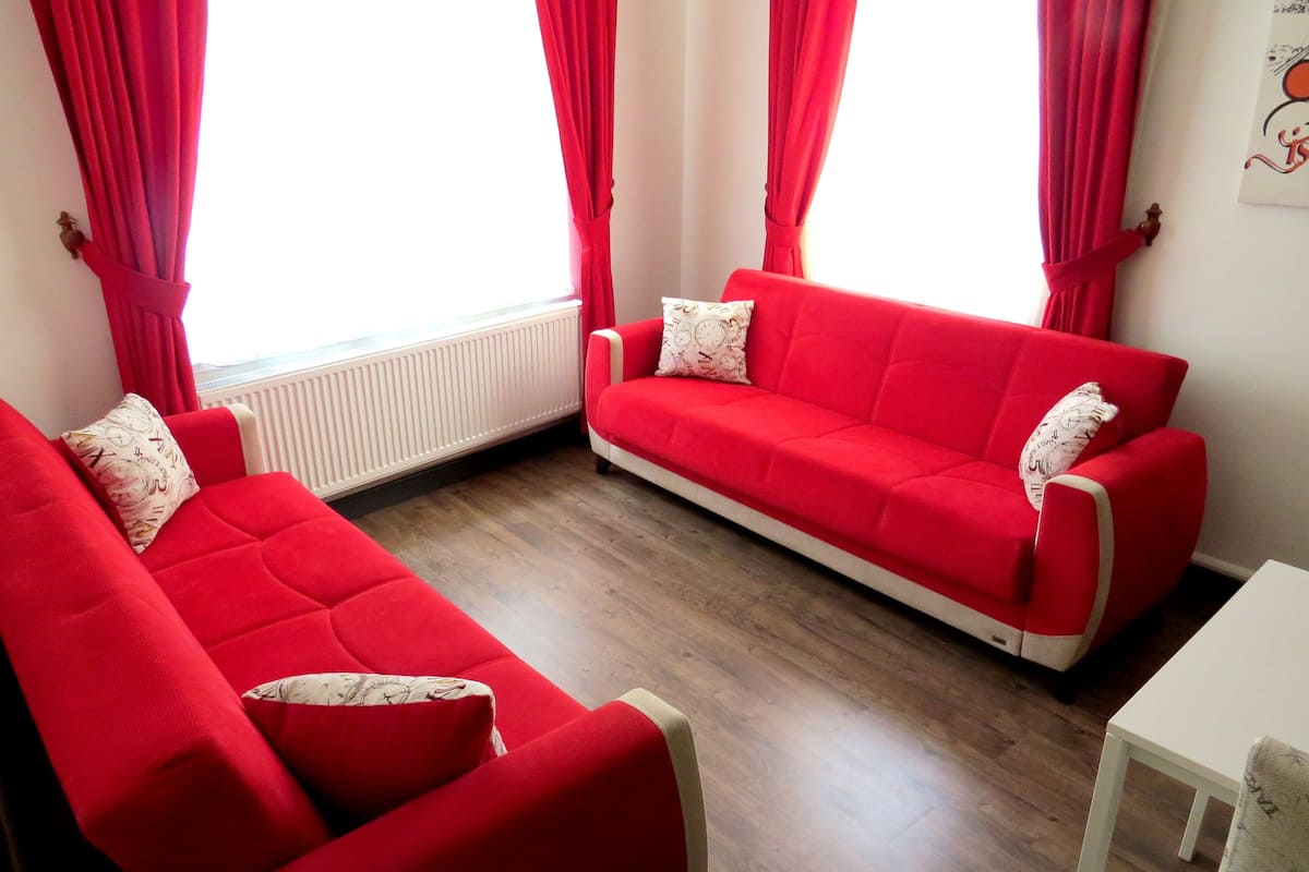 Appartamento Deluxe (1st Floor) | Soggiorno | TV