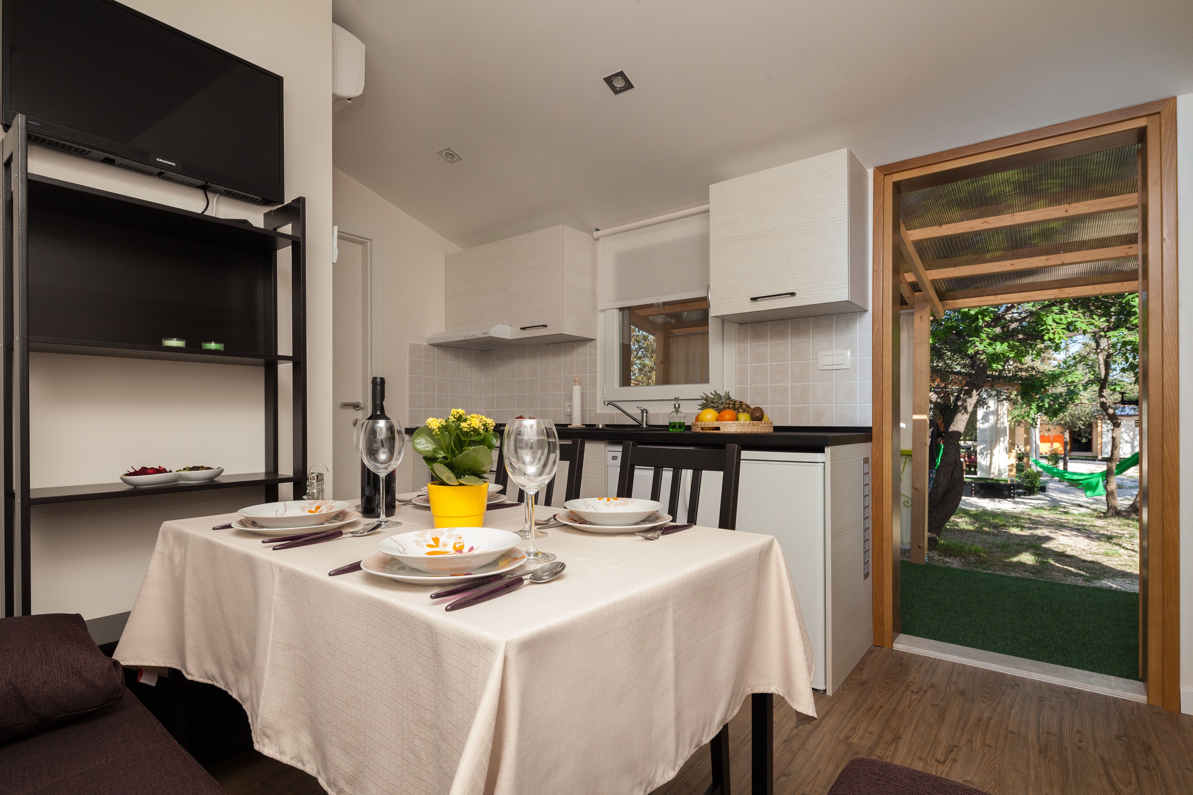 Exclusive Mobile Home, Terrace | Restaurant | 7 restaurants, breakfast, lunch, dinner served; Mediterranean cuisine 