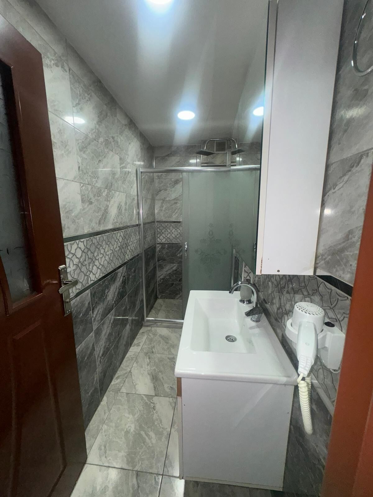 Photo - Raimond Hotel