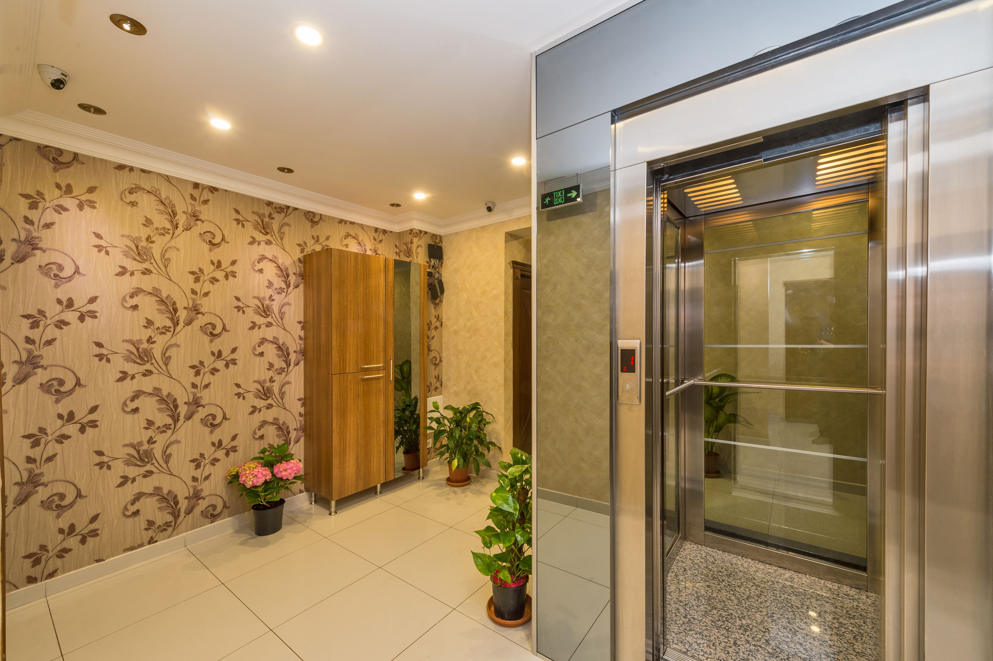 Photo - Raimond Hotel