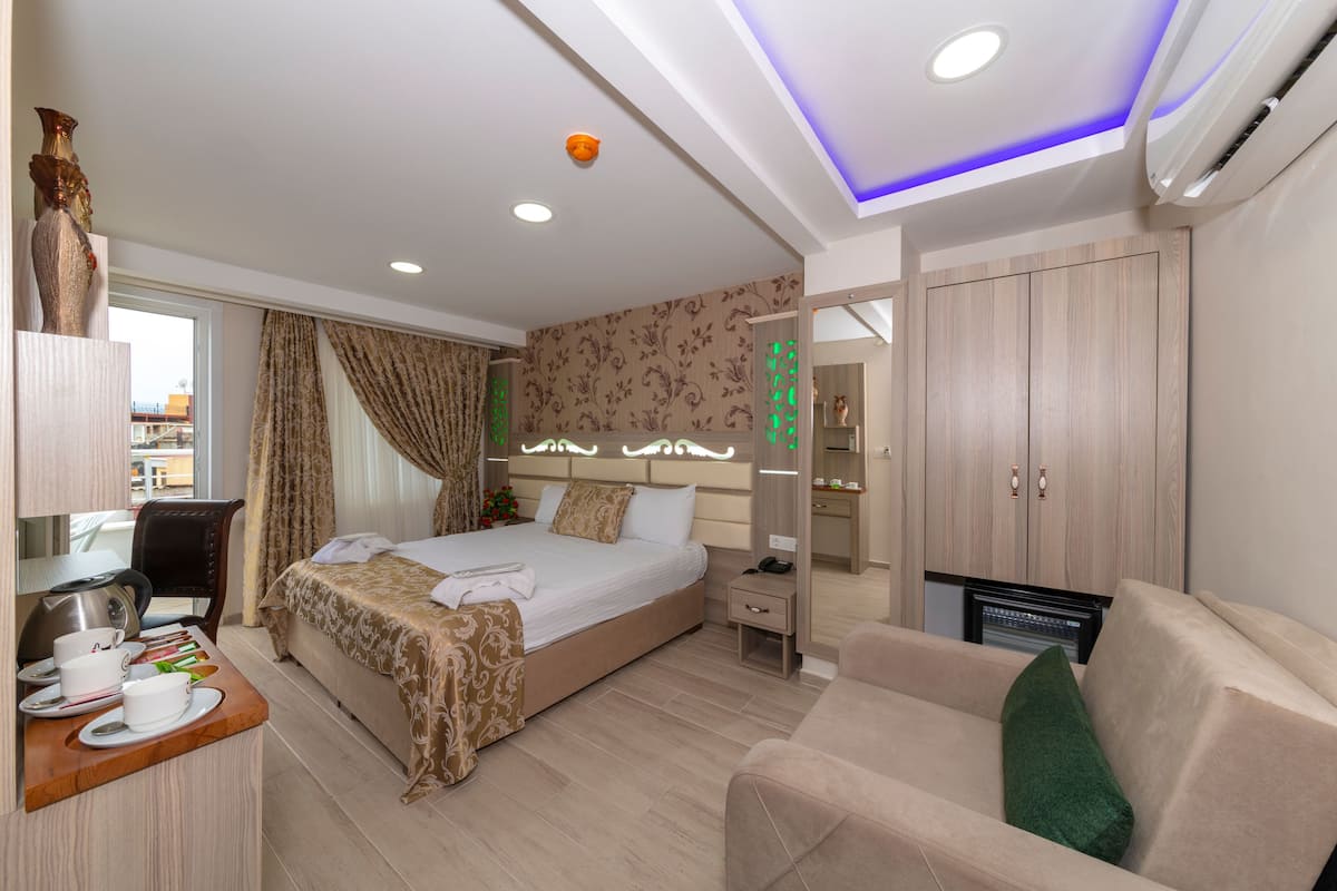 Minibar, in-room safe, desk, soundproofing
