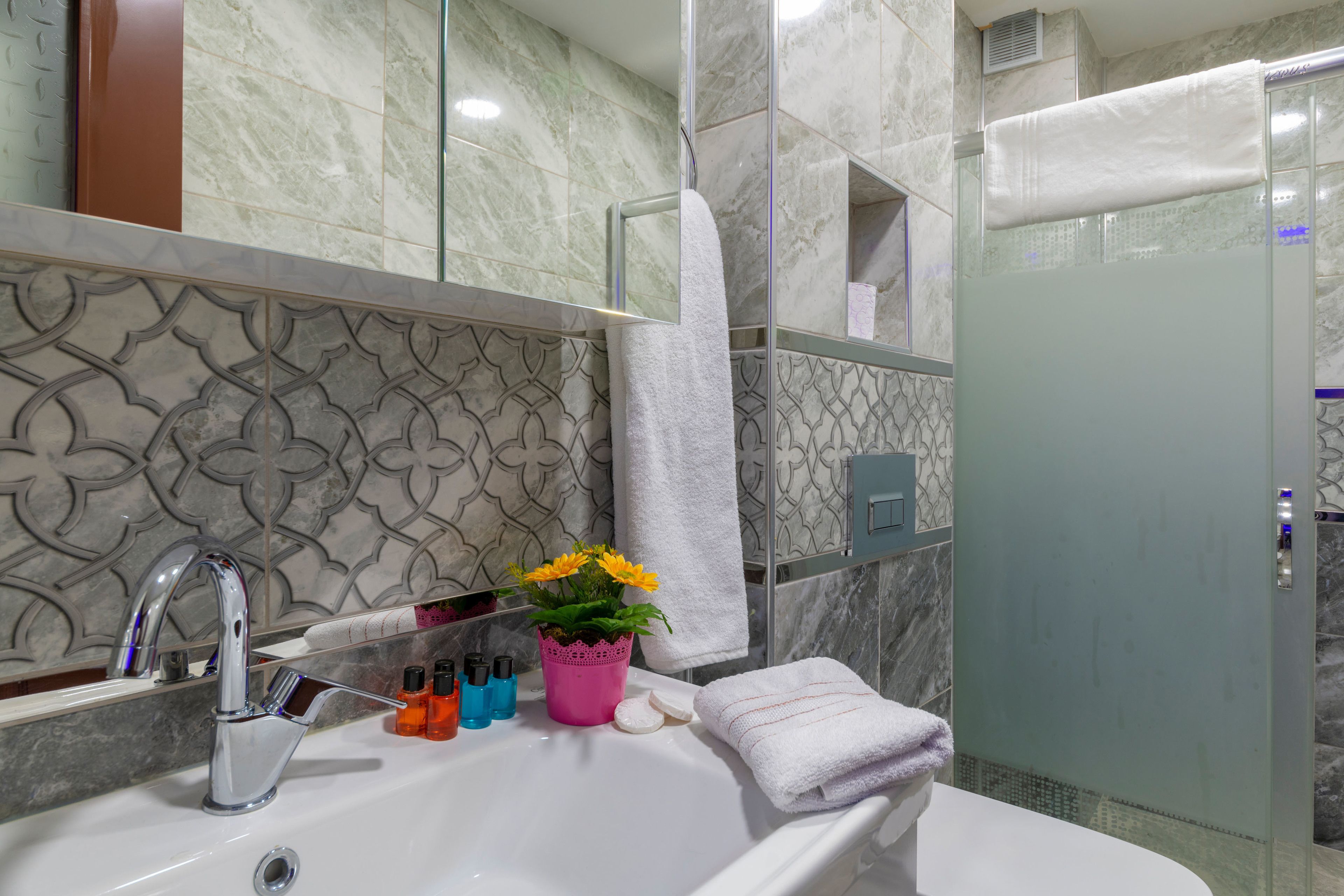 Photo - Raimond Hotel