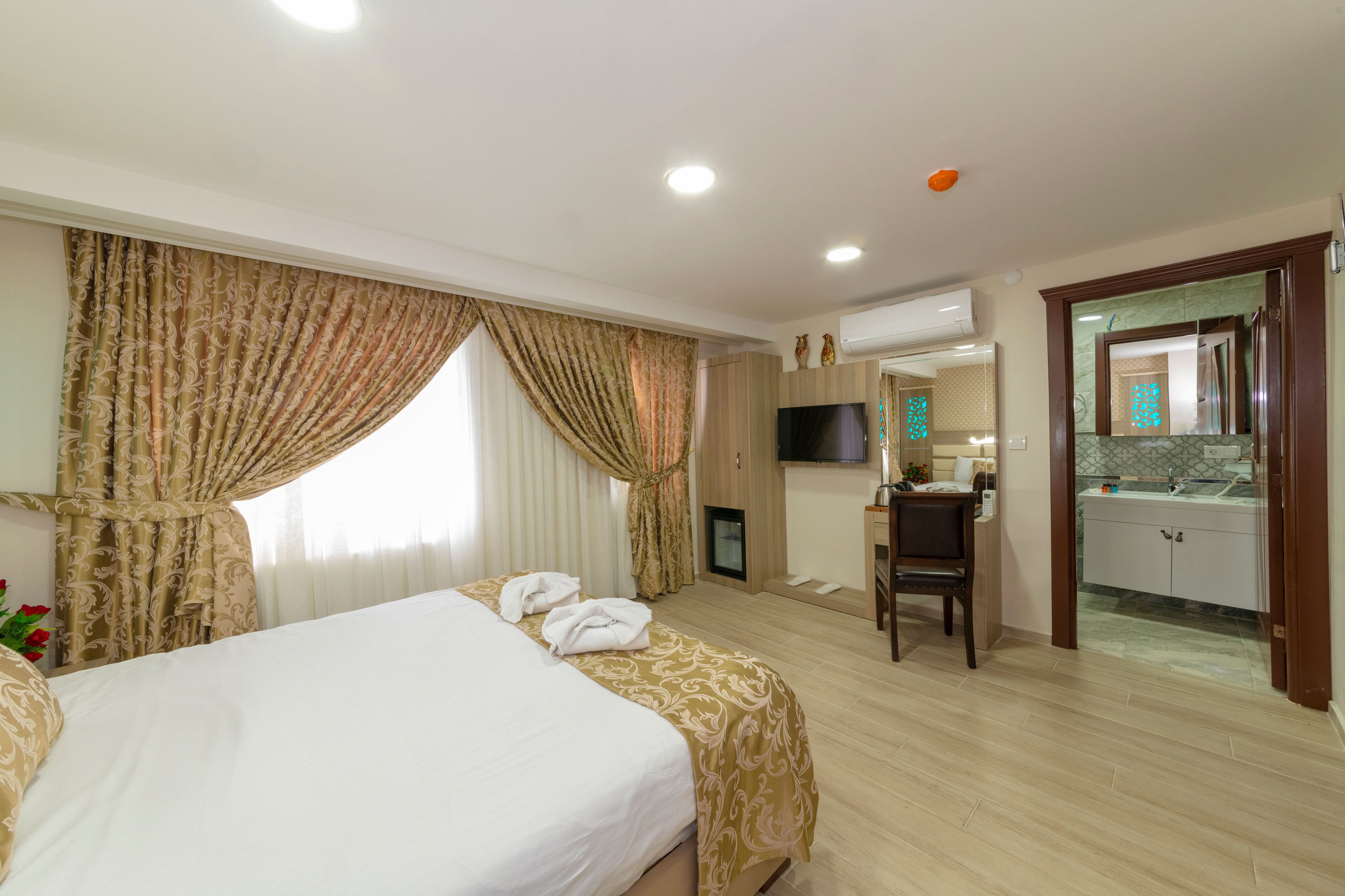 Photo - Raimond Hotel