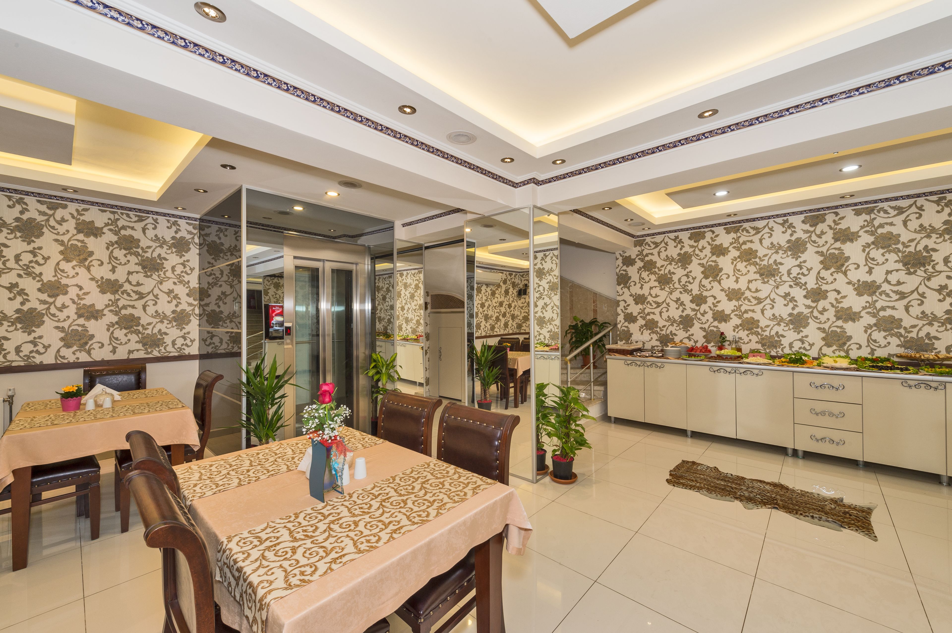 Free daily buffet breakfast