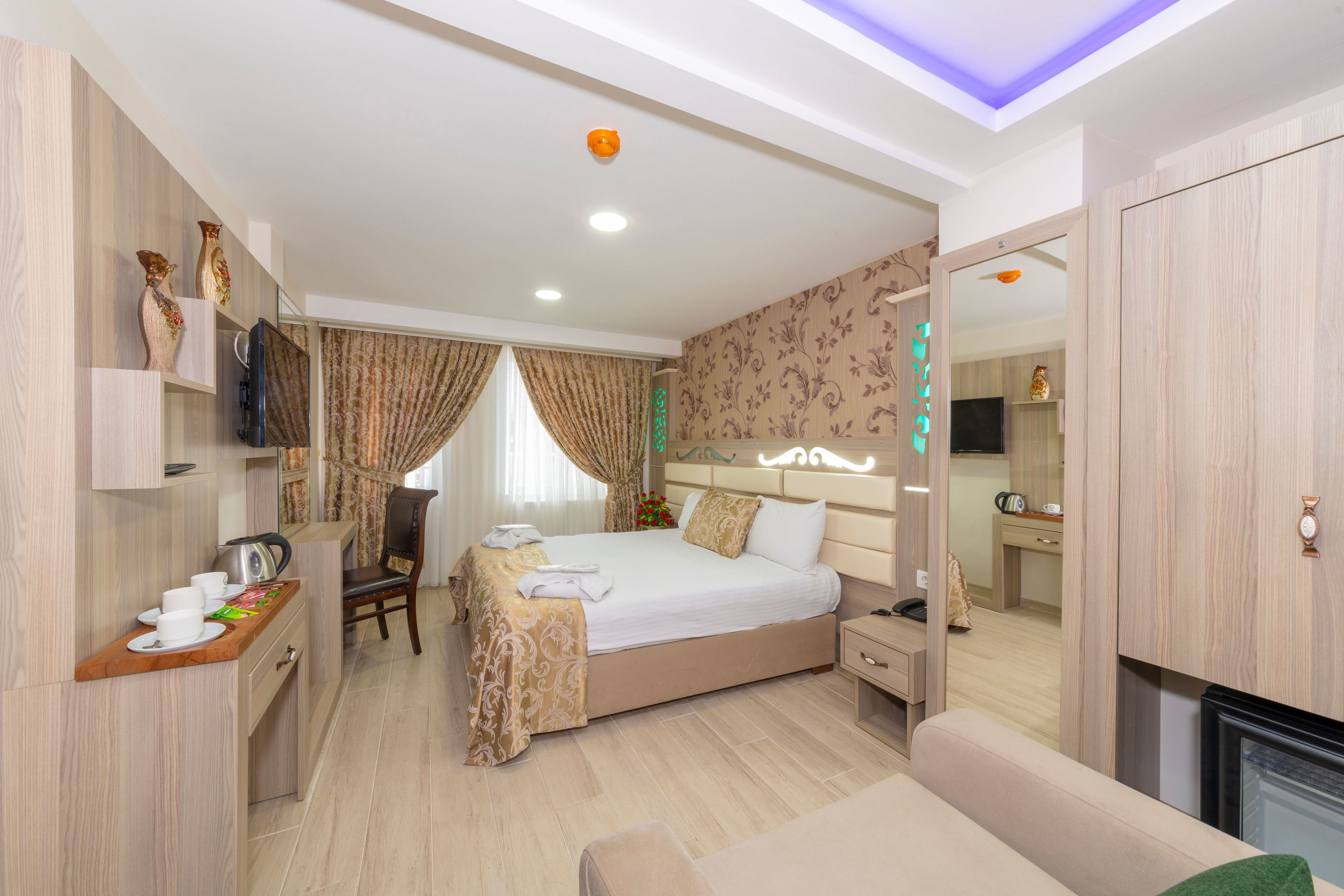 Photo - Raimond Hotel