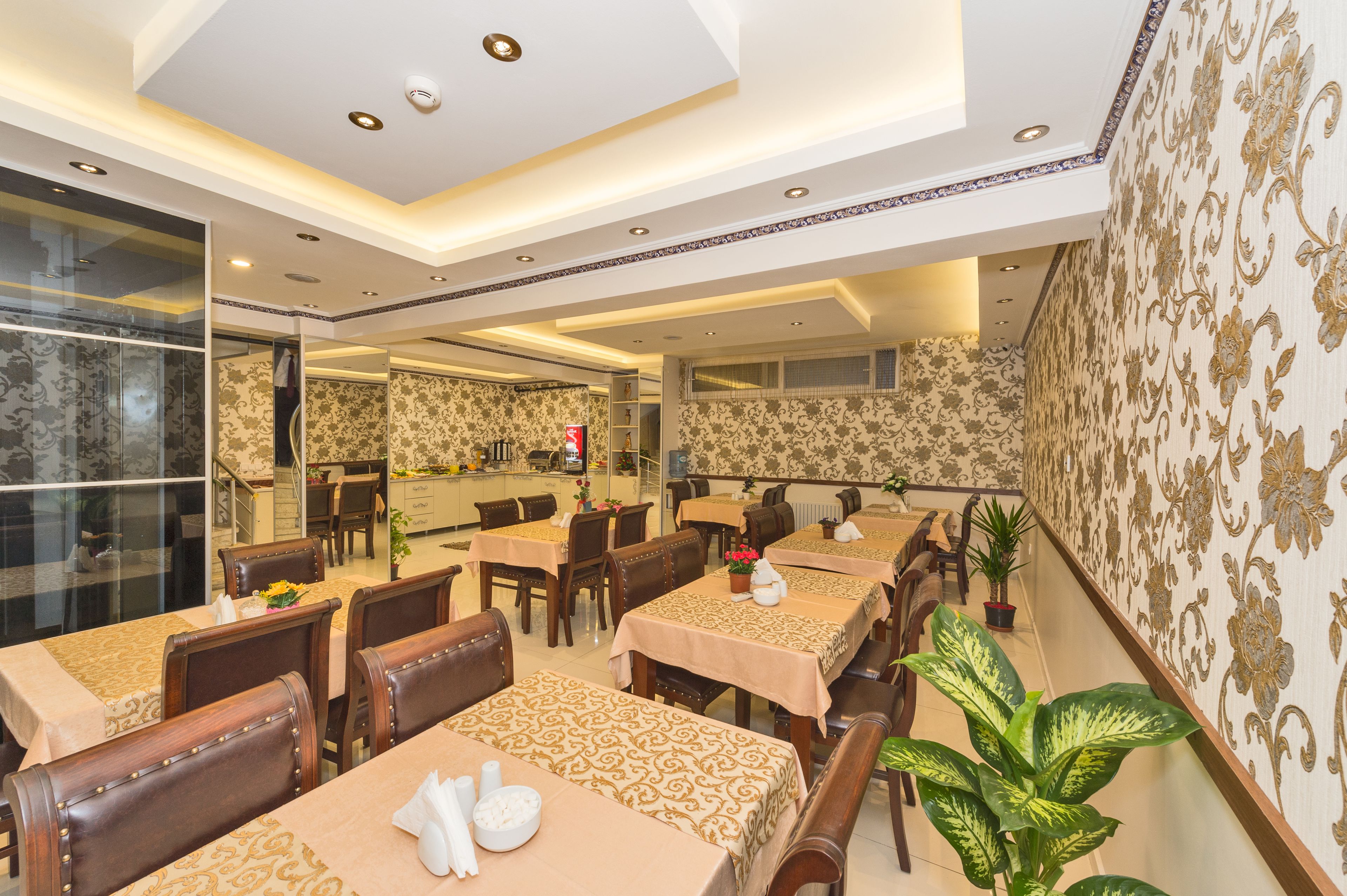 Photo - Raimond Hotel