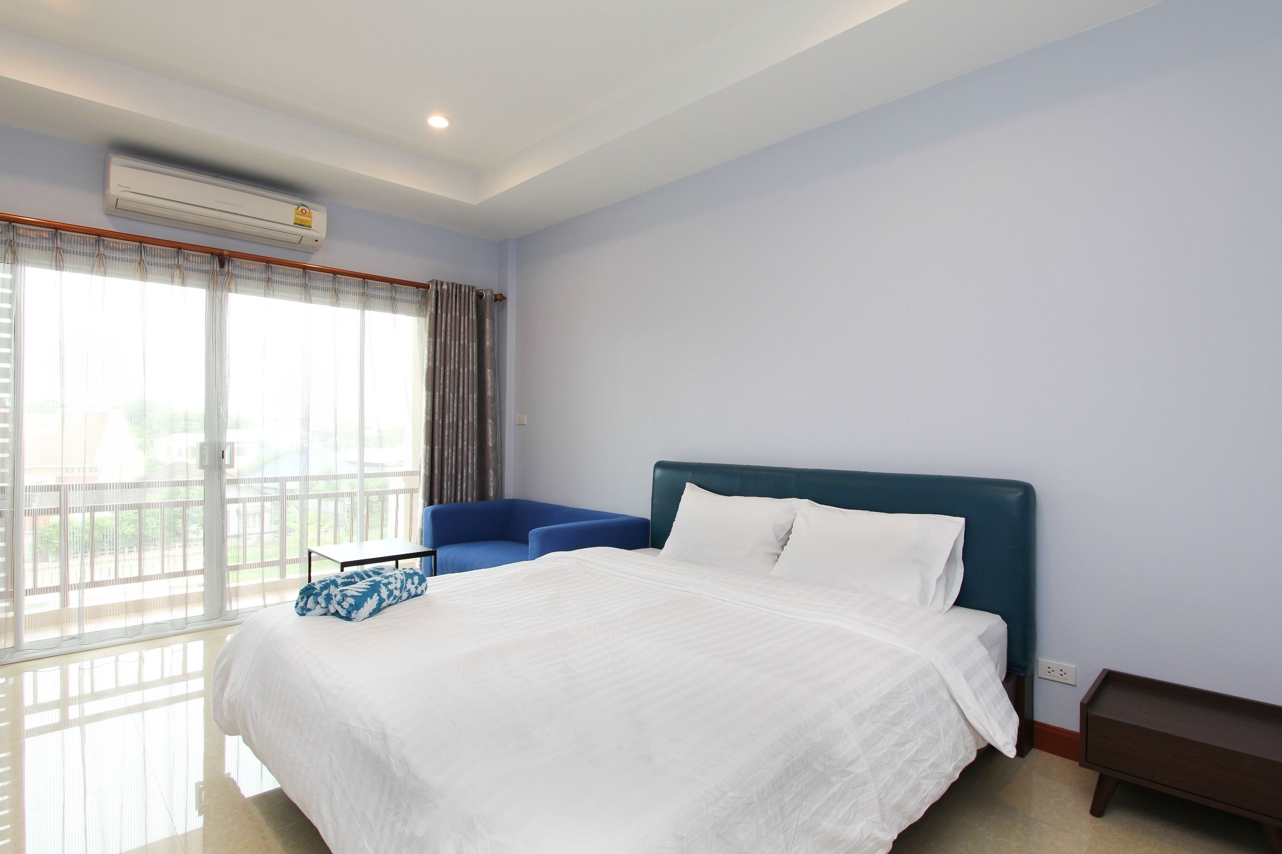 standard double room | desk, rollaway beds, free wifi